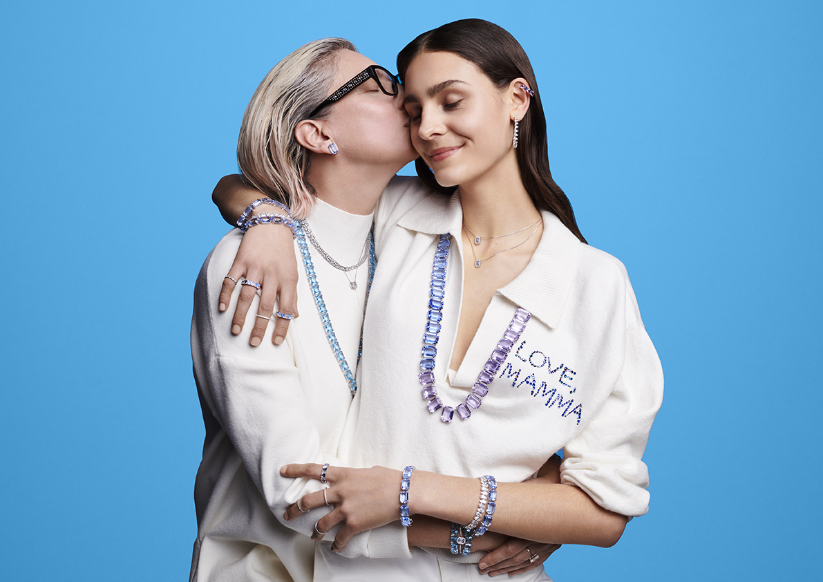 SWAROVSKI CELEBRATES THE INDIVIDUAL THAT IS EVERY MOM WITH THEIR “LOVE, MOM” TRIBUTE